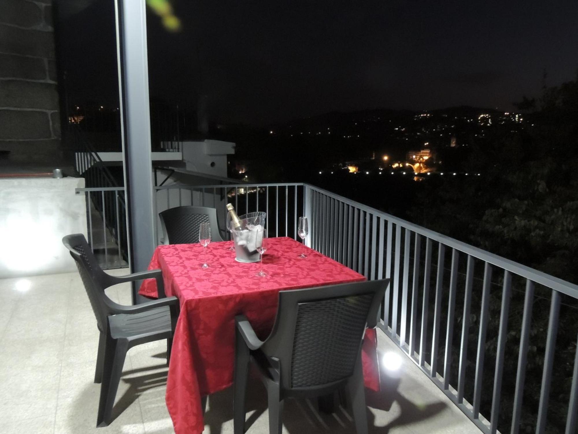 Apartamento Amarante - Vista Sao Goncalo Bilik gambar